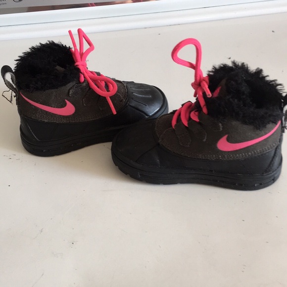Toddler Nike Chukka boots - Picture 5 of 5